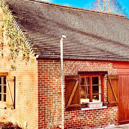 Le Logis Des Chenes, Superbe Bungalow Dans Quartier Residentiel Proche De Namur ヴェピオン エクステリア 写真