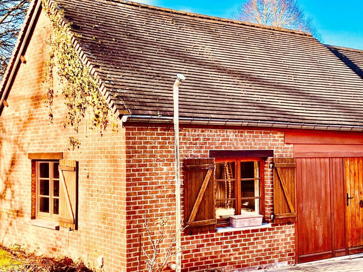 Le Logis Des Chenes, Superbe Bungalow Dans Quartier Residentiel Proche De Namur ヴェピオン エクステリア 写真